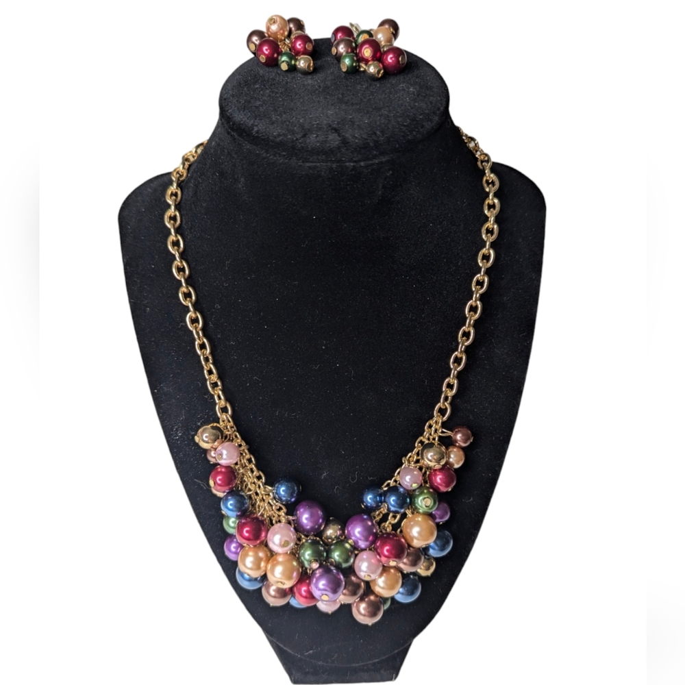 Multicolored Pearl Cluster Necklace and earrings